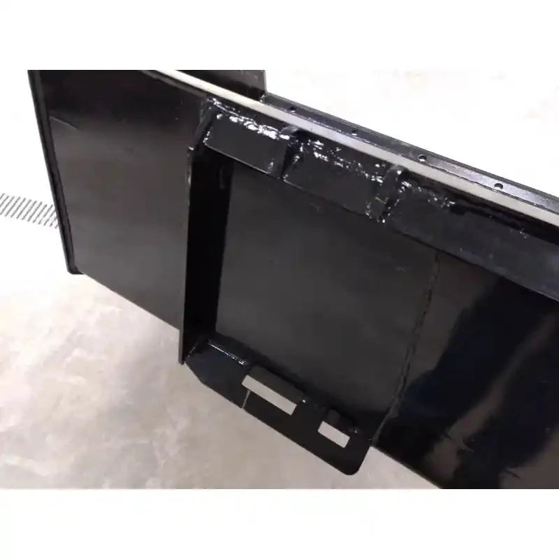 Stinger Attachments MB1 Series 1 Tractor Bucket