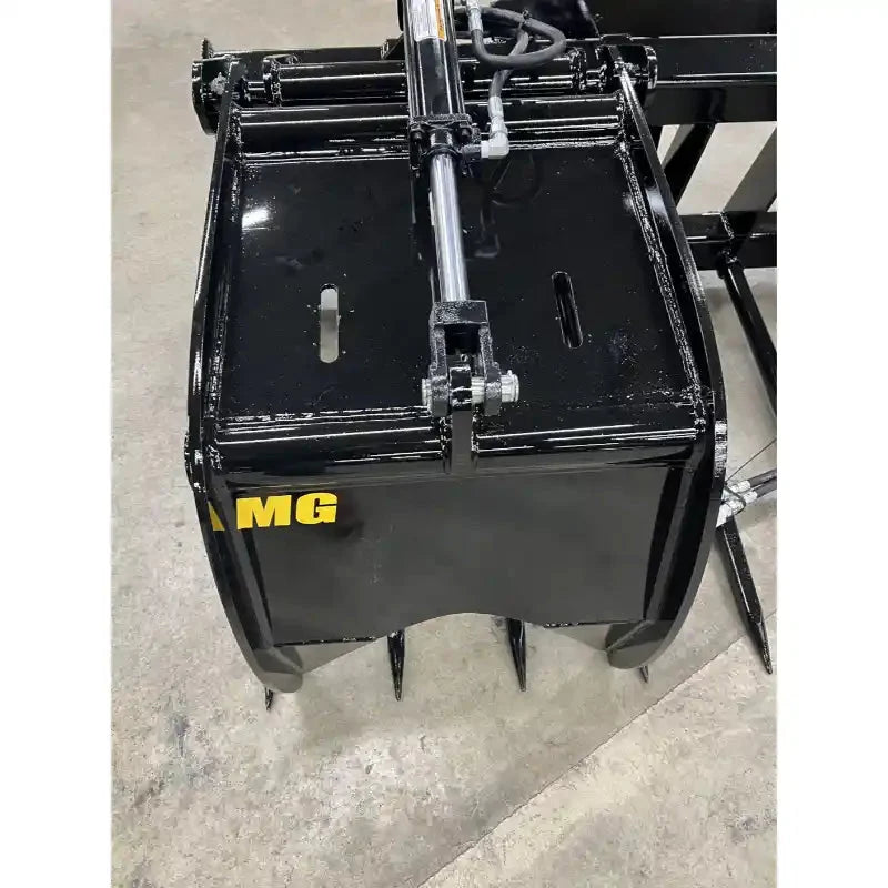 Stinger Attachments MSG-T Tractor Manure Spear Grapple