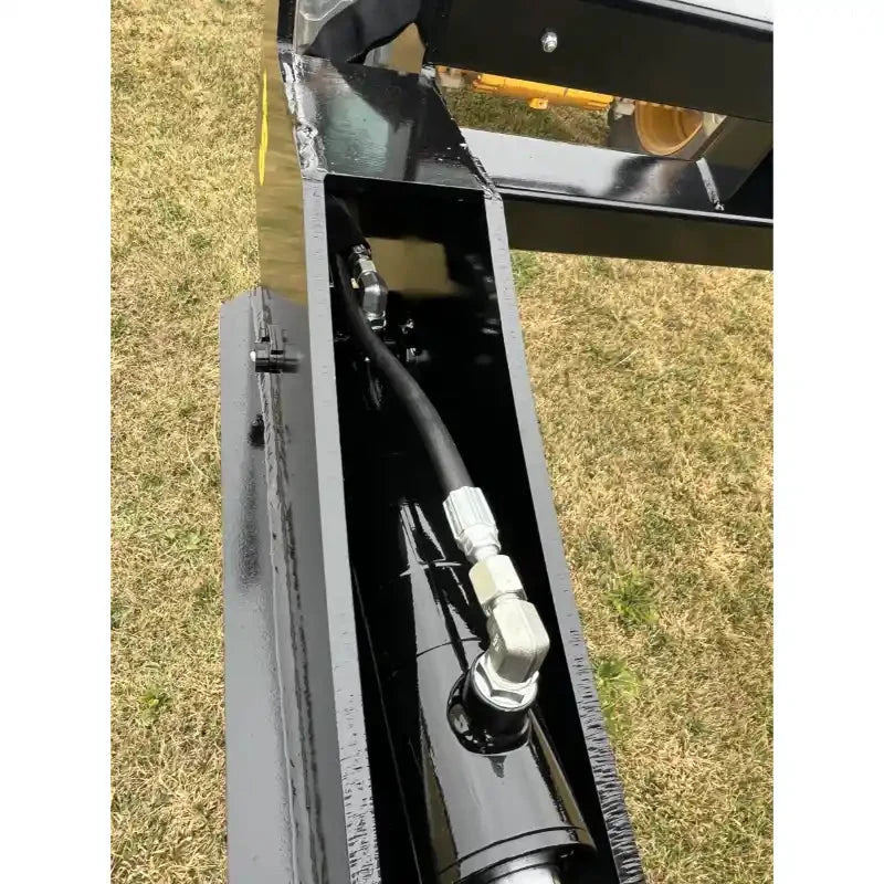 Stinger Attachments HDB-WL Wheel Loader Hydraulic Dump Bucket