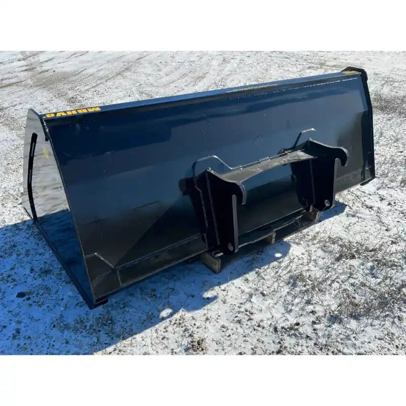 Stinger Attachments MBHV-UT Tractor High Volume Material Bucket