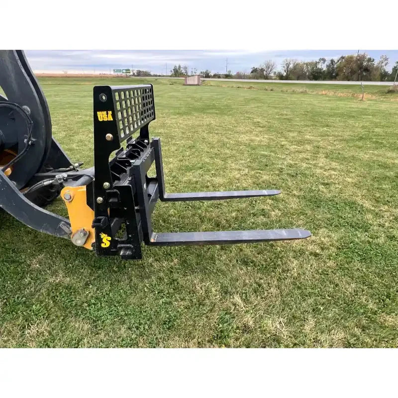 Stinger Attachments PF3 Tractor Pallet Forks